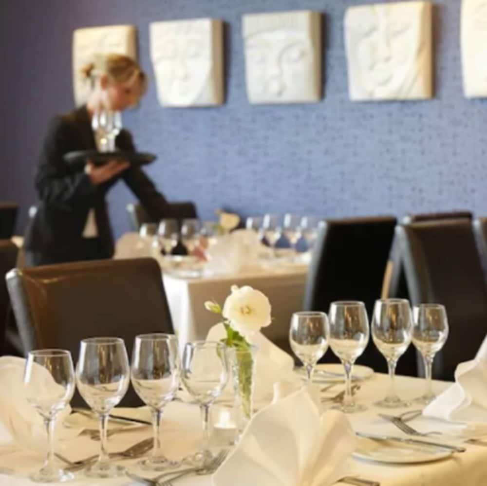 Talbot Hotel Клонмель Екстер'єр фото
